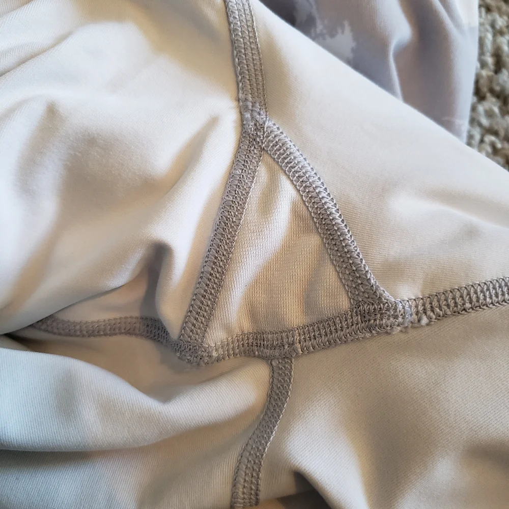 RARE Lululemon Pattern Wunderunder Leggings 25" - Picture 7 of 8